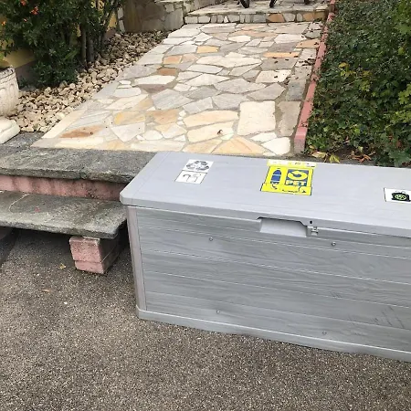 1-room Under Roof With View Appartement