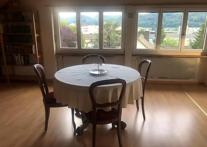 1-room Under Roof With View דירה